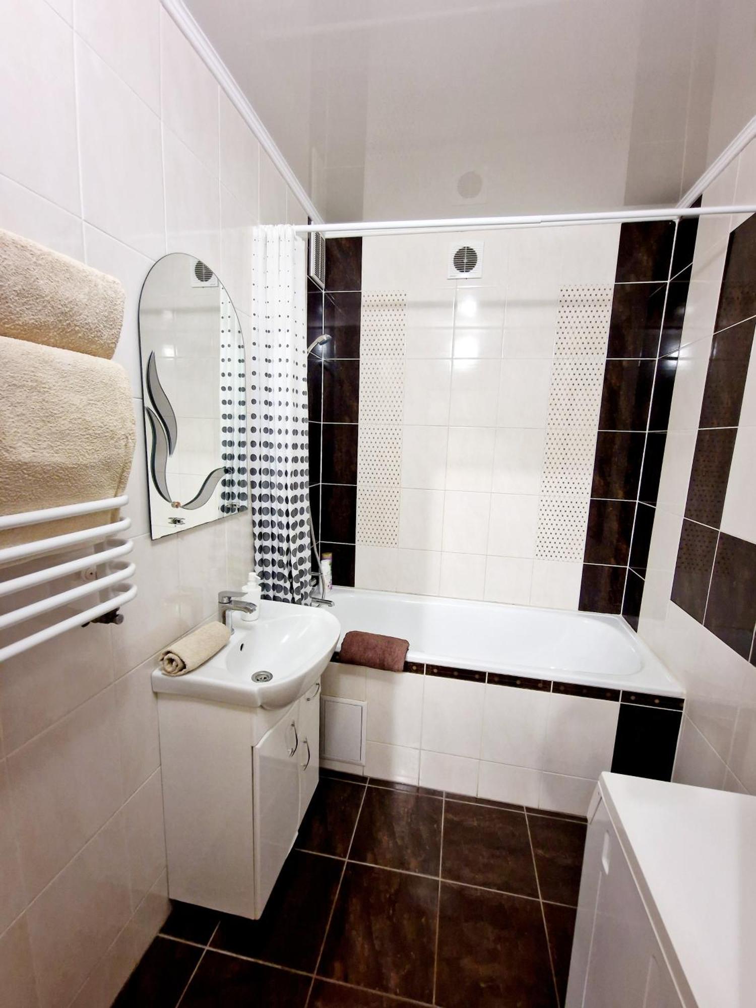 On Chornovola, 44 Apartment Lutsk