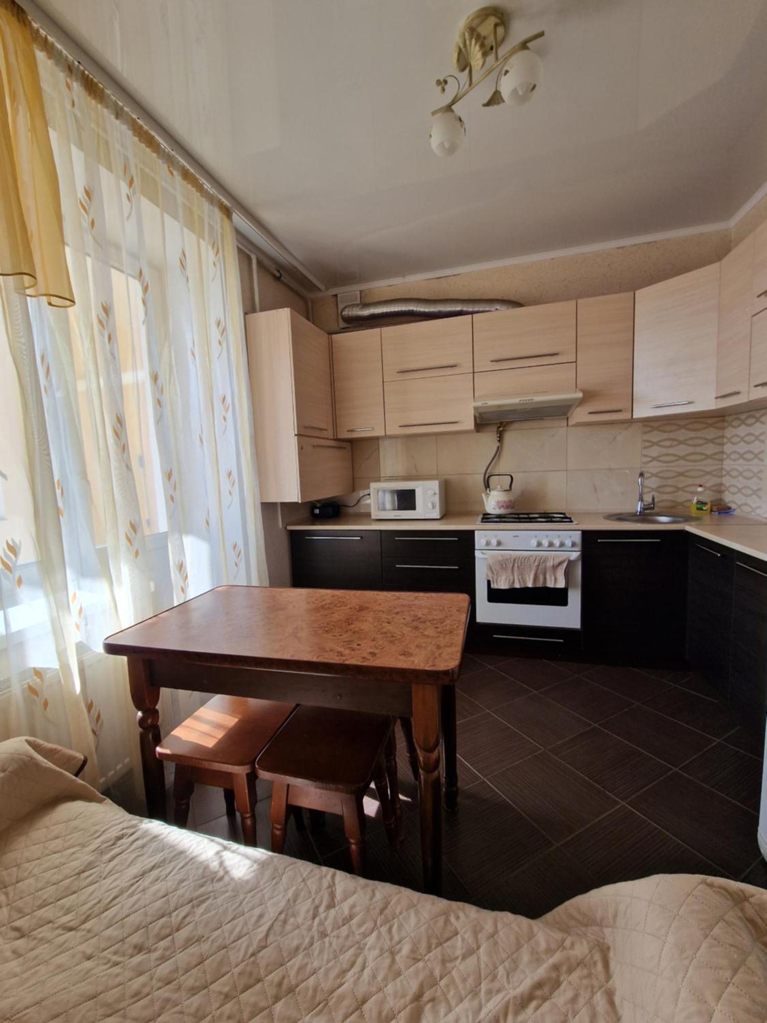 Apartment On Chornovola, 44